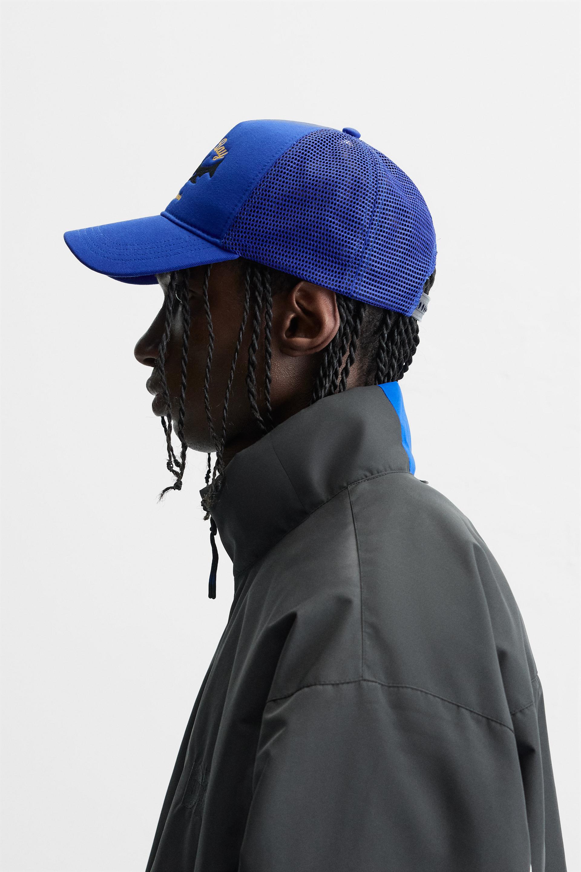 CAP WITH CONTRAST EMBROIDERY - KANDRA